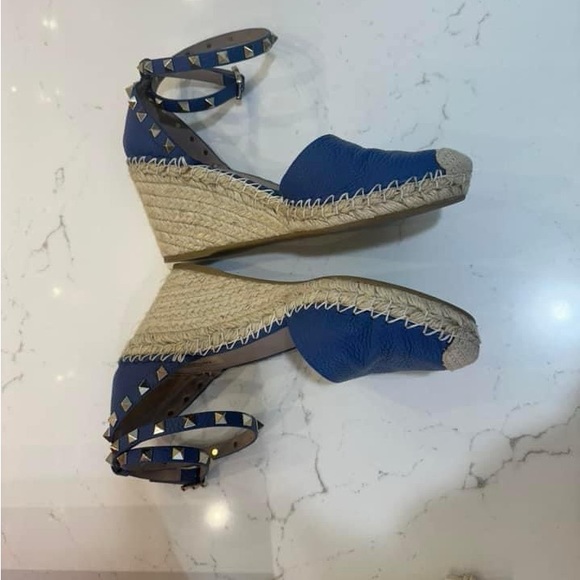 Valentino rock stud wedges 39 EUC blue - Picture 3 of 8
